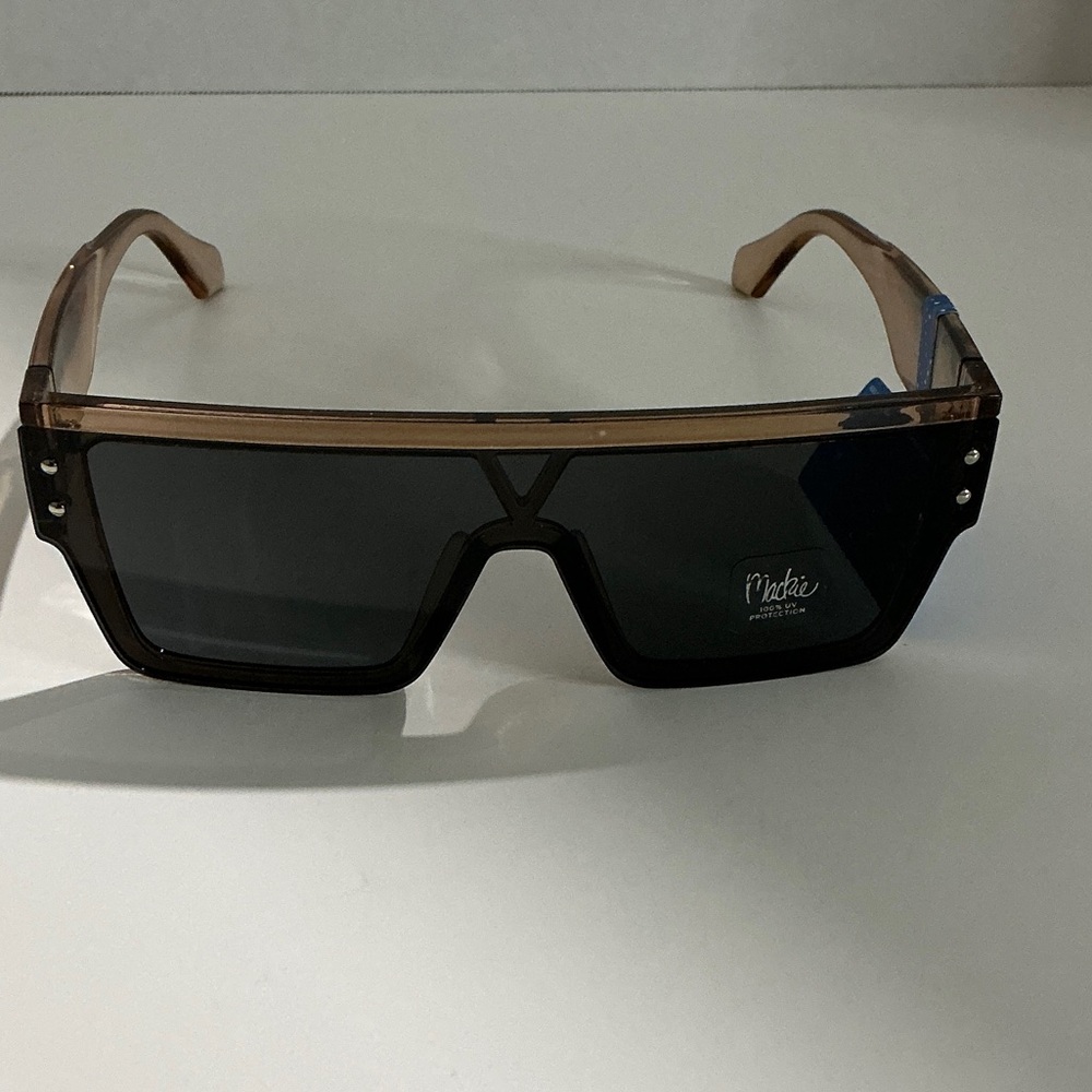 NWT Bob Mackie Transparent Tan Sunglasses